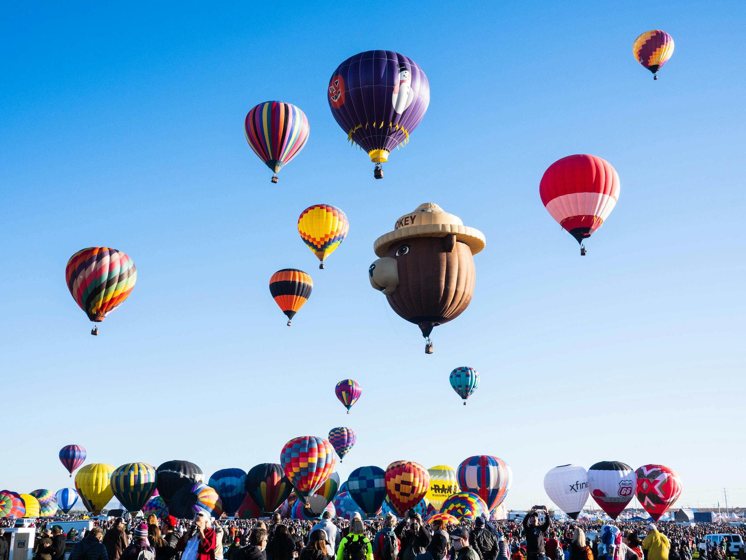 Stunning aerial display of colorful hot air balloons at the Albuquerque festival.